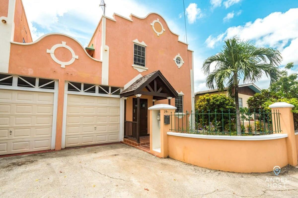 2-Story Townhome With Private Pool, Ideal For Group! كرايست تشيرش المظهر الخارجي الصورة