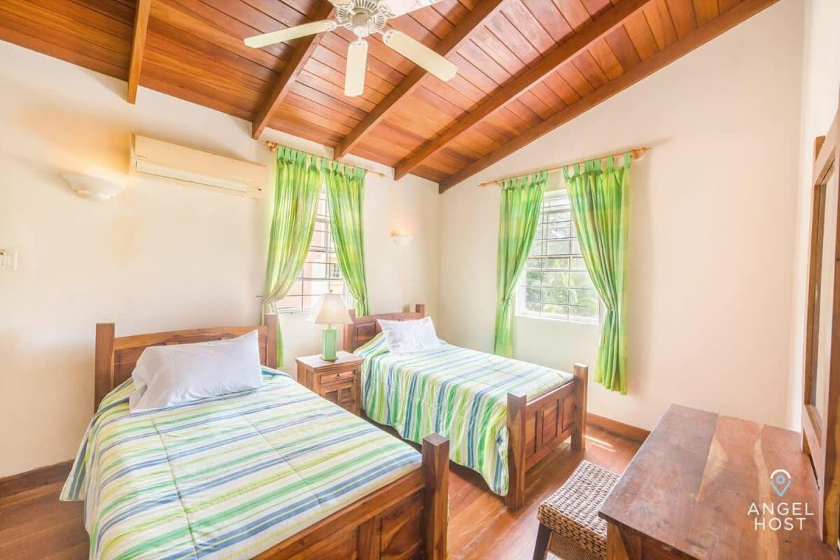 2-Story Townhome With Private Pool, Ideal For Group! كرايست تشيرش المظهر الخارجي الصورة